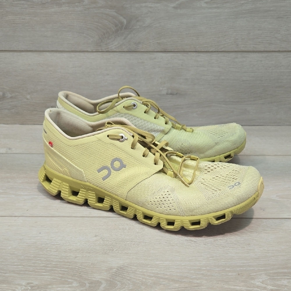 ON Running Women Athletic Running Sneakers Shoes Sz 10.5